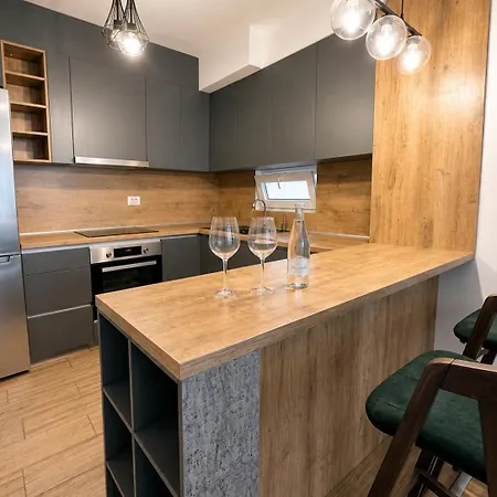 Luxury 2br Urban Oasis Near Old Bazaar *
